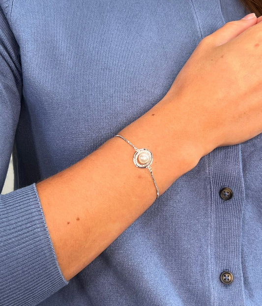 Valencia Diamante Pearl Drawstring Bracelet