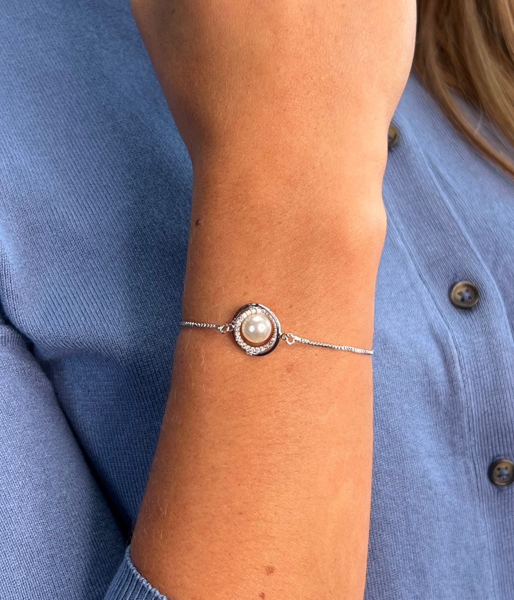 Valencia Diamante Pearl Drawstring Bracelet