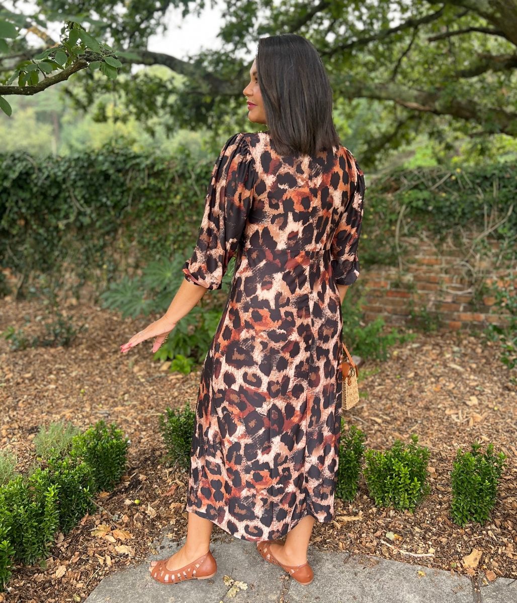 Leopard Print Gathered Stretch Midi Dress