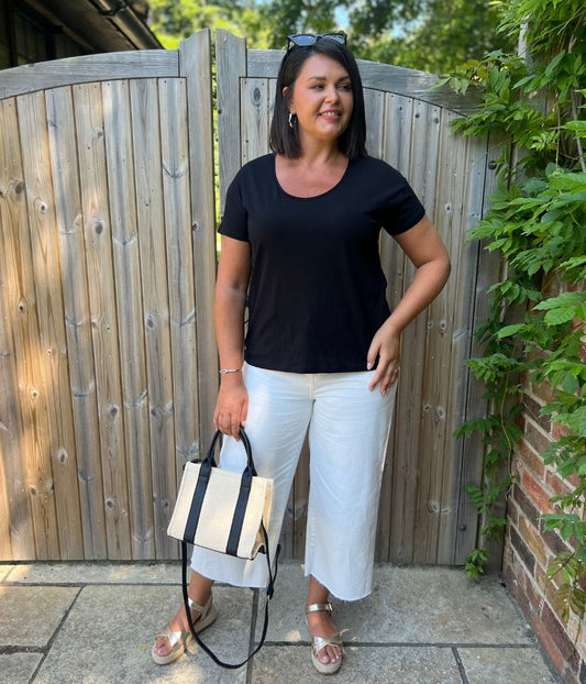 Black Basic Scoop Neck Tee