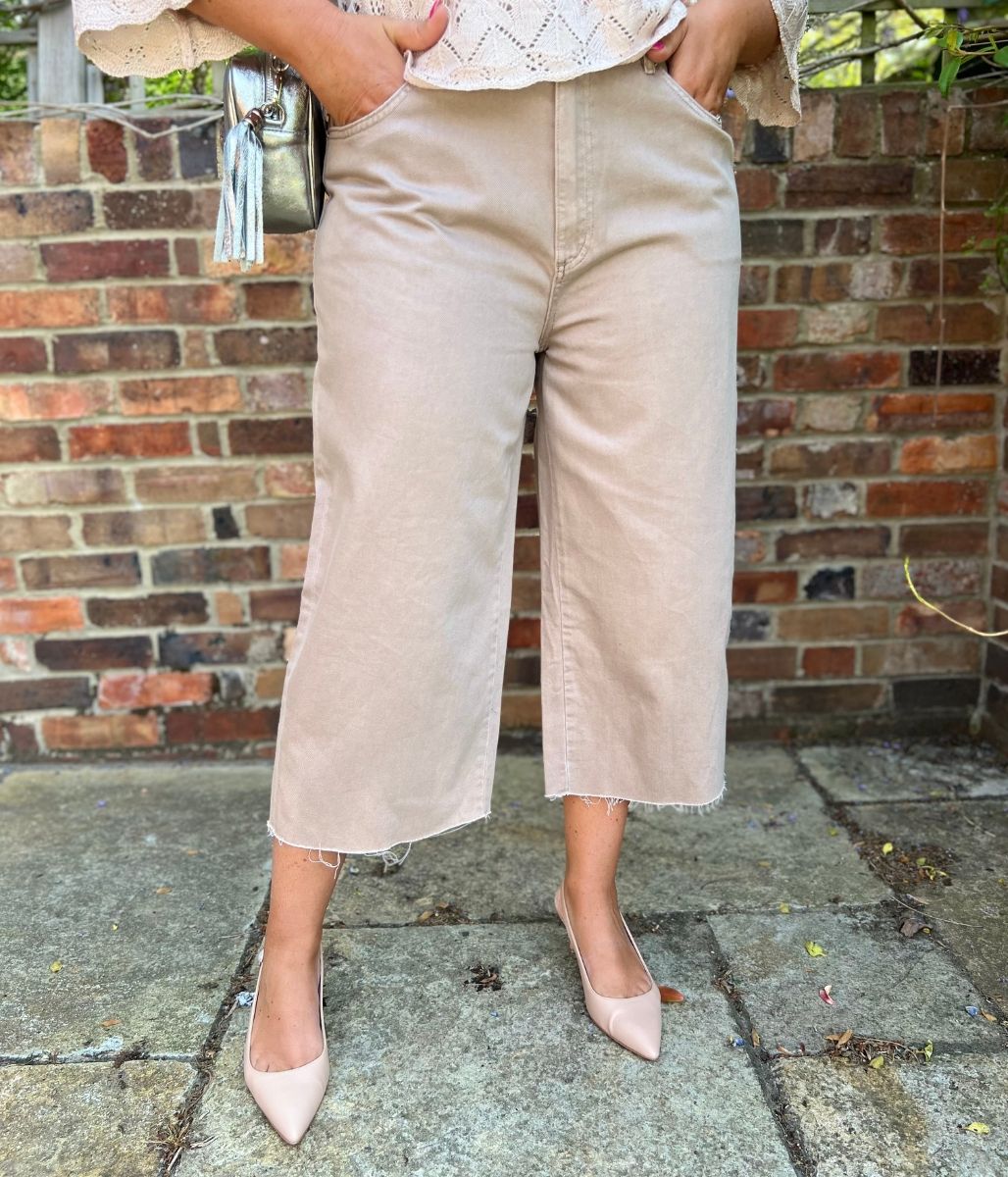 Natural Wide Leg Cropped Jeans