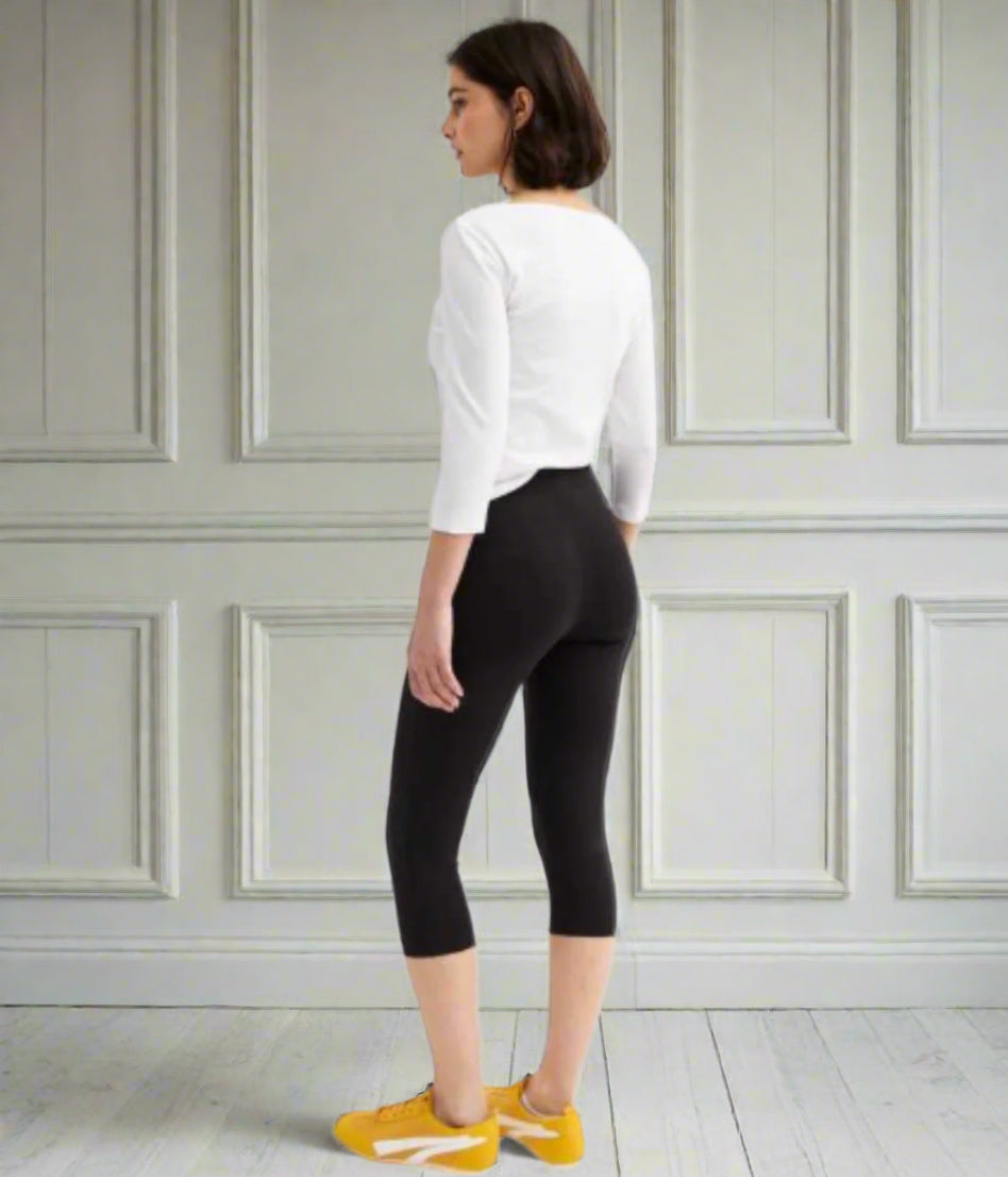 Black Capri Stretch Leggings