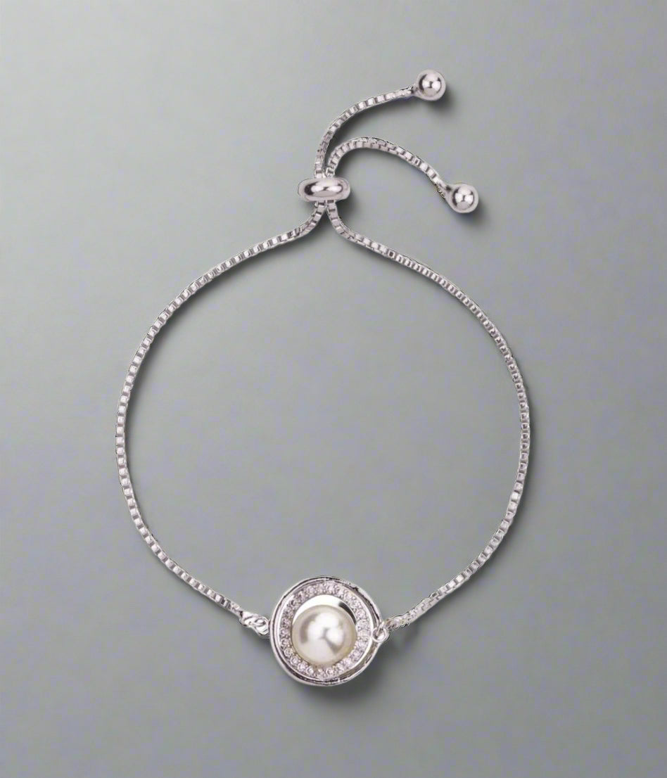 Valencia Diamante Pearl Drawstring Bracelet