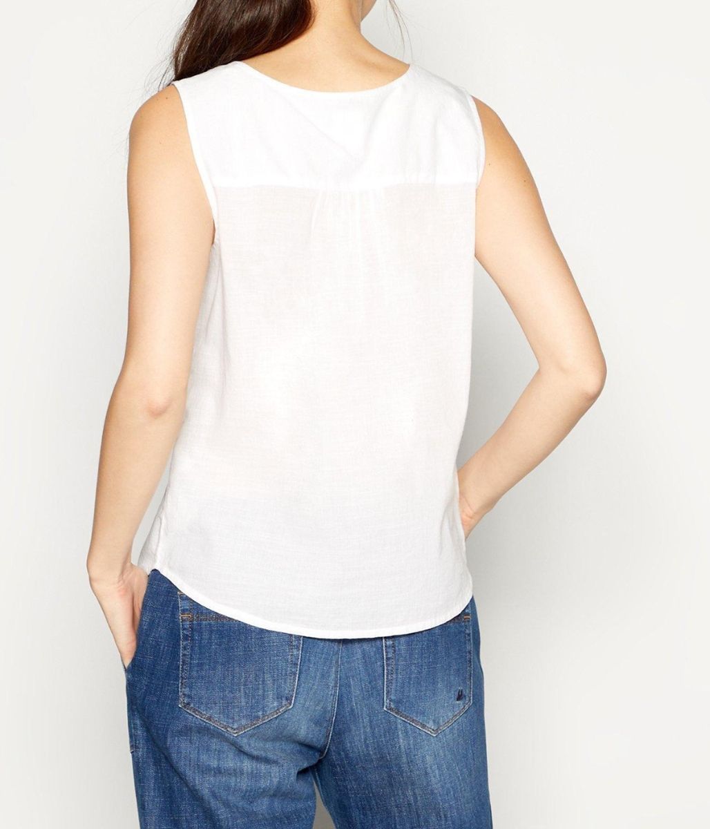 White Sleeveless Detailed Top