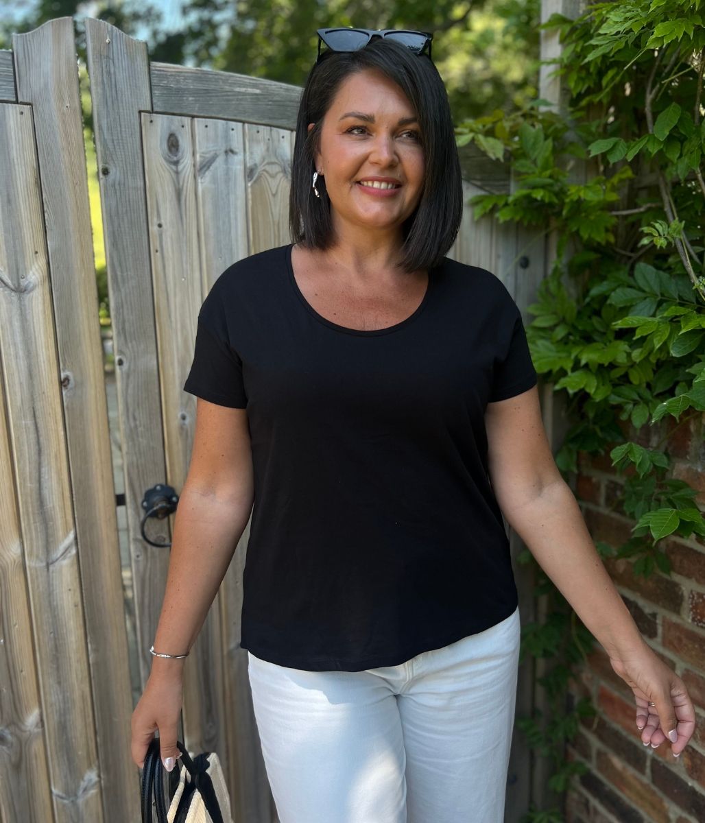 Black Basic Scoop Neck Tee