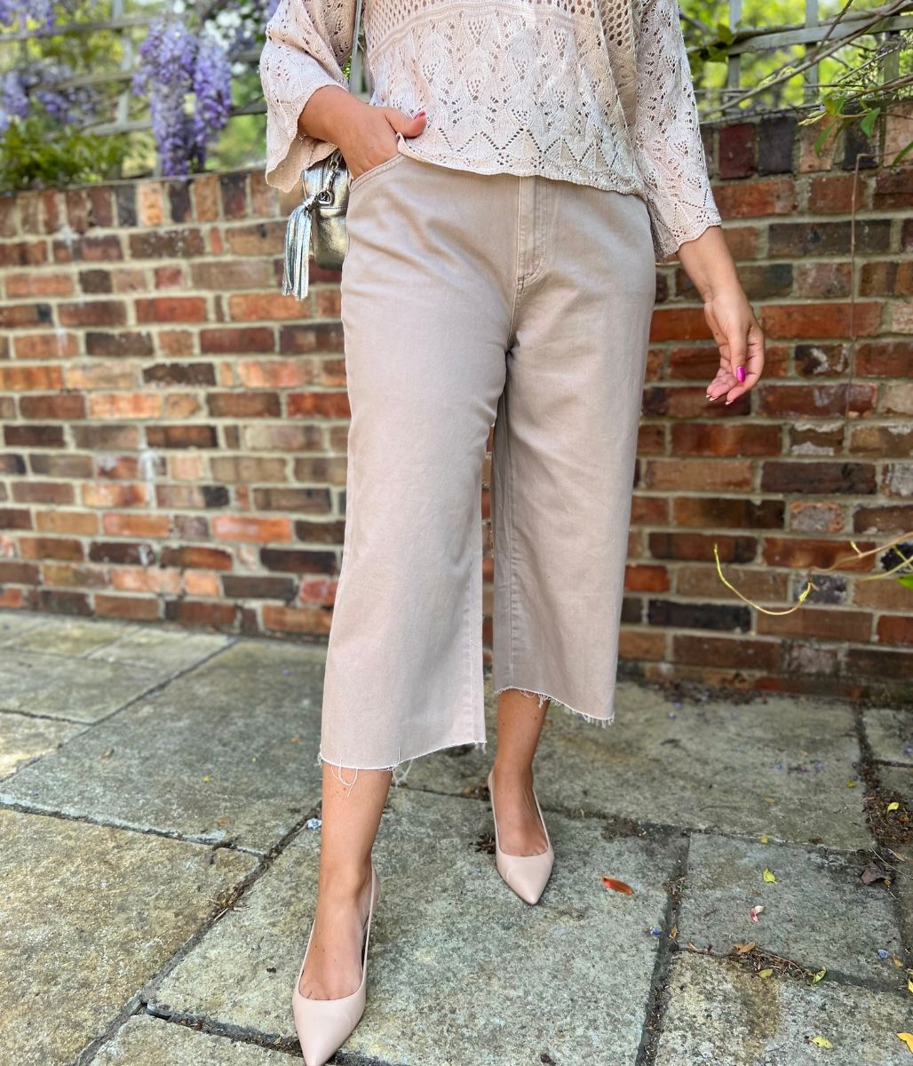 Natural Wide Leg Cropped Jeans
